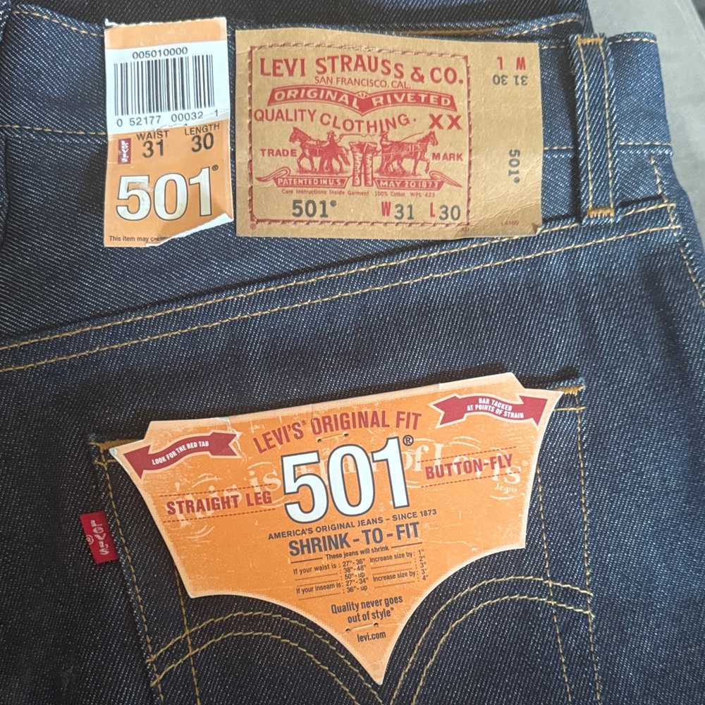 Levi's Men's 501 Shrink-To-Fit Straight Jeans - Dark Blue